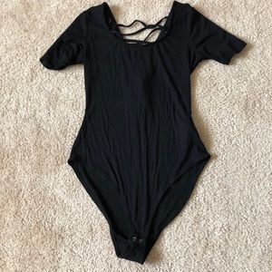 BLACK BODYSUIT WITH DETAILING ON BACK